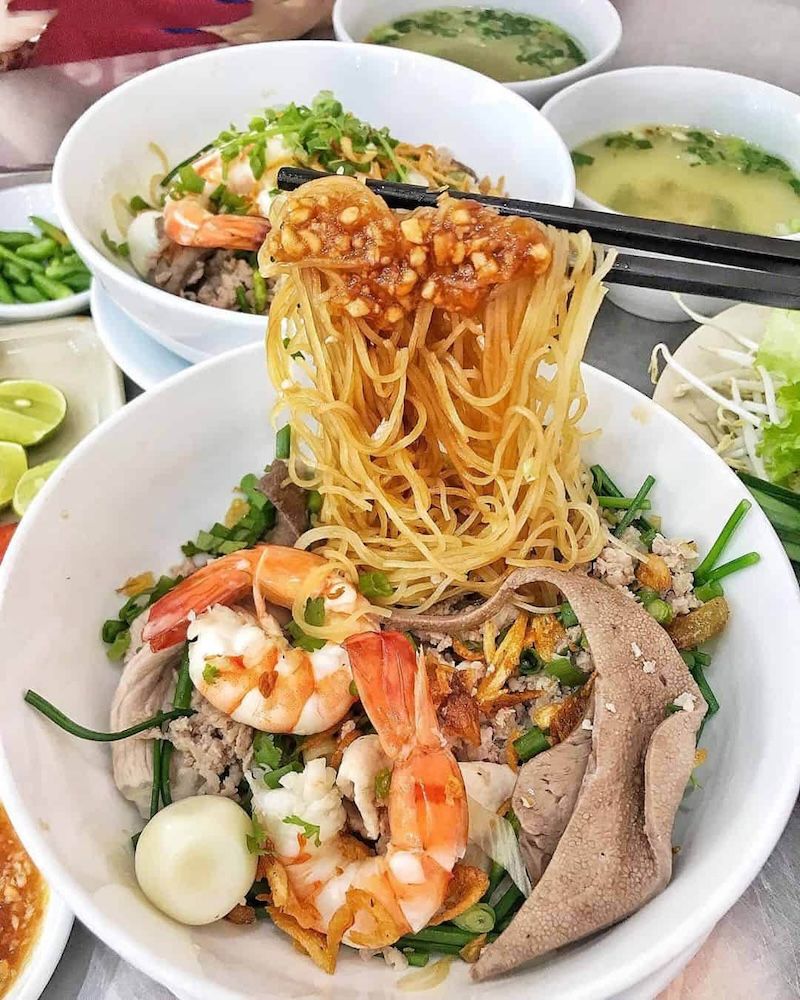 8 delicious southern noodle soup restaurants famous for Saigon 7