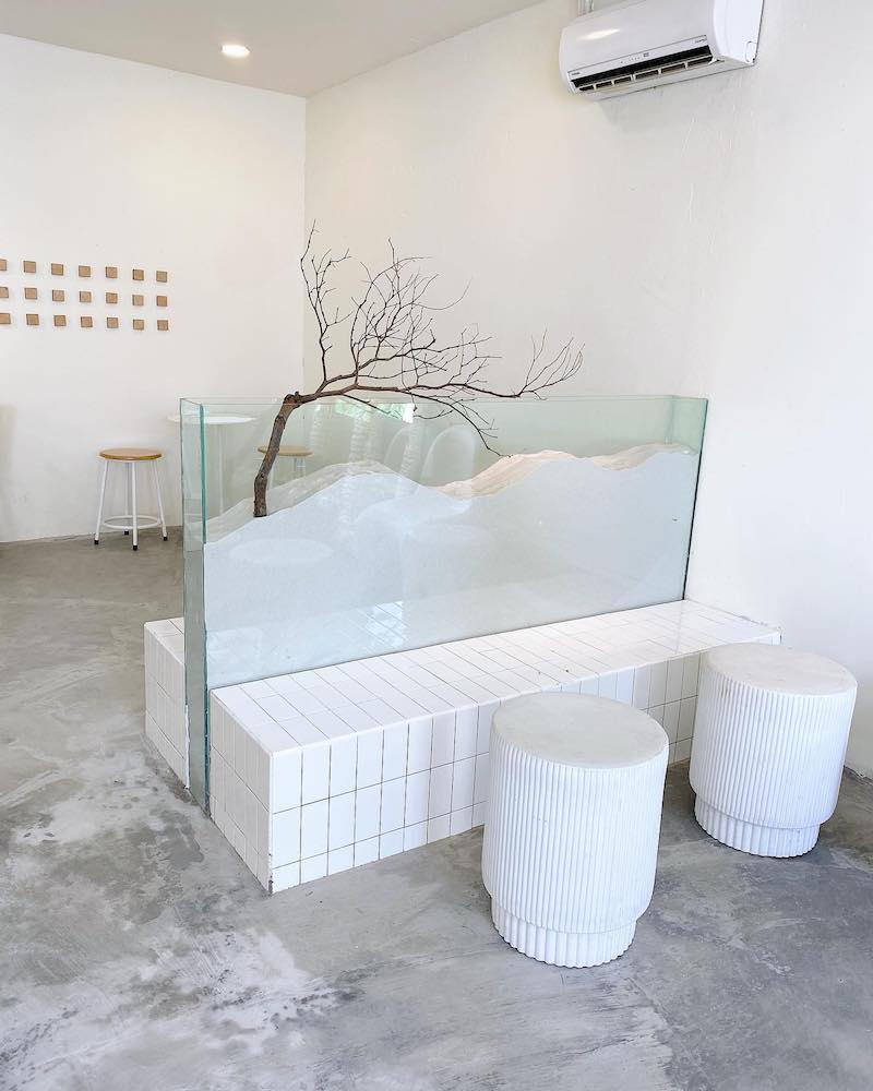 Jeju Coffee, the beautiful oasis behind door 8