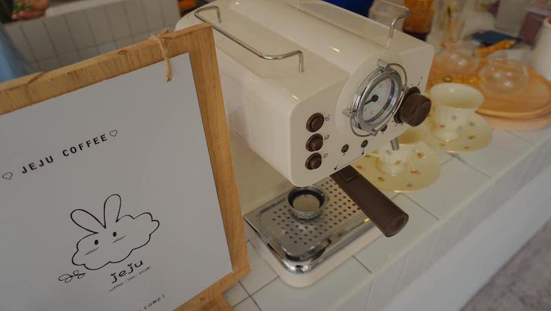 Jeju Coffee, the beautiful oasis behind door 11