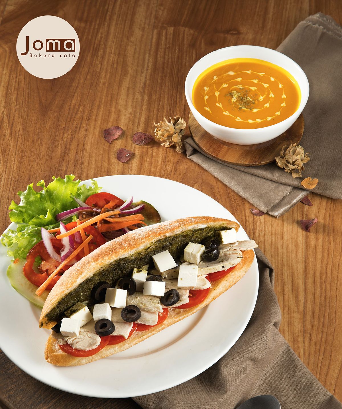 Joma Bakery Cafe - Coffee and cake paradise 6