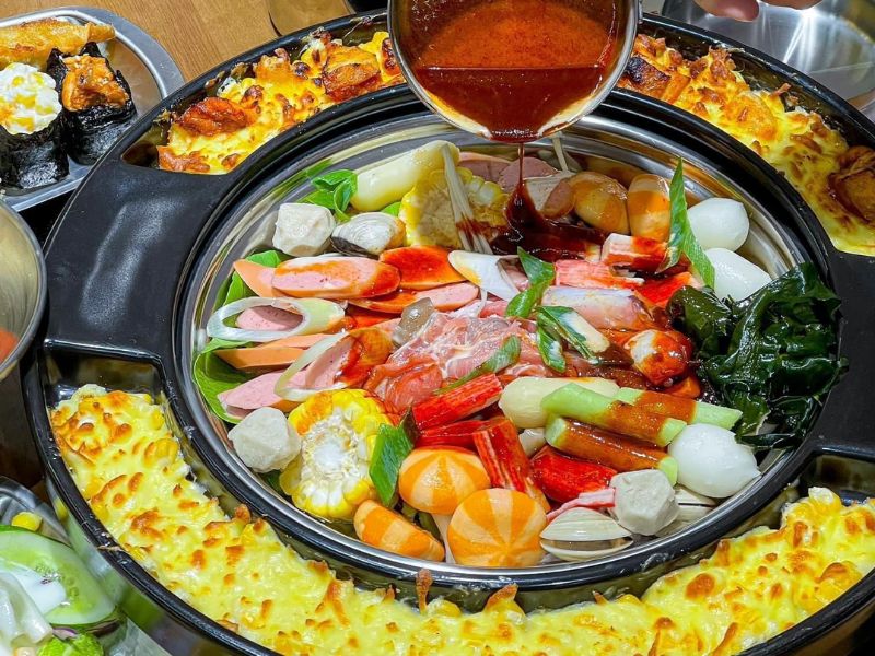 Eat well with 5+ delicious Tokbokki Buffet locations in Saigon 7