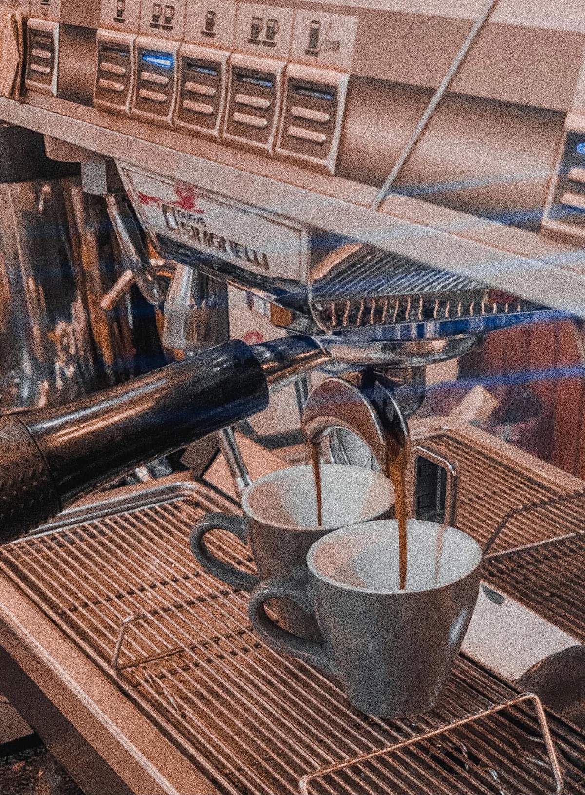 July Coffee - Quiet little corner in the midst of modern life 8