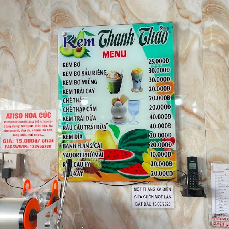 Enjoy the most famous Thanh Thao avocado ice cream in Da Lat 11