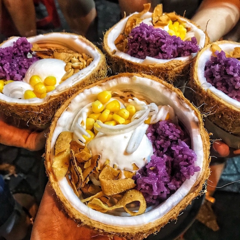 Sweet coconut sticky rice ice cream and 7 famous shops in Saigon 5