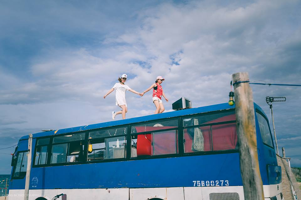 Discover Bus Café - Coffee shop with beautiful sea view in Hue 2
