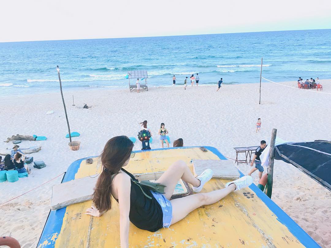 Discover Bus Café - Coffee shop with beautiful sea view in Hue 5