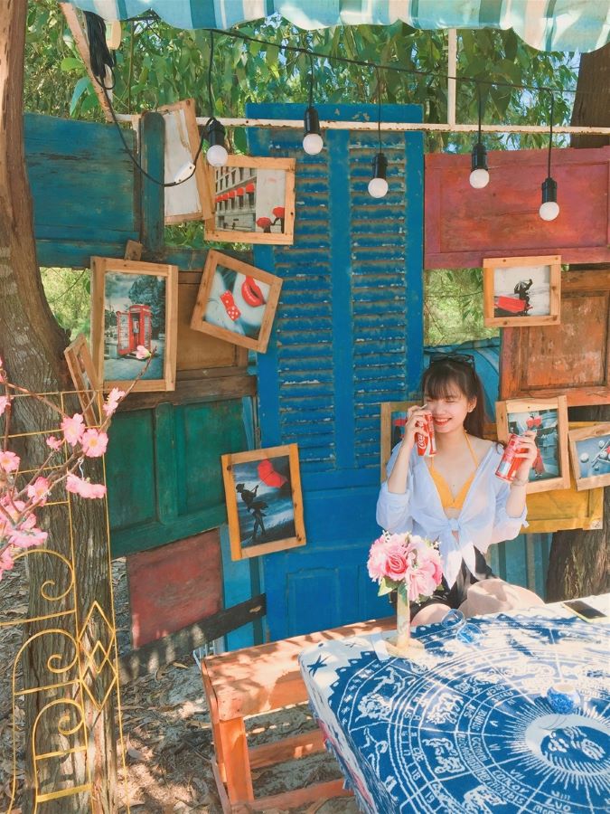 Discover Bus Café - Coffee shop with beautiful sea view in Hue 8