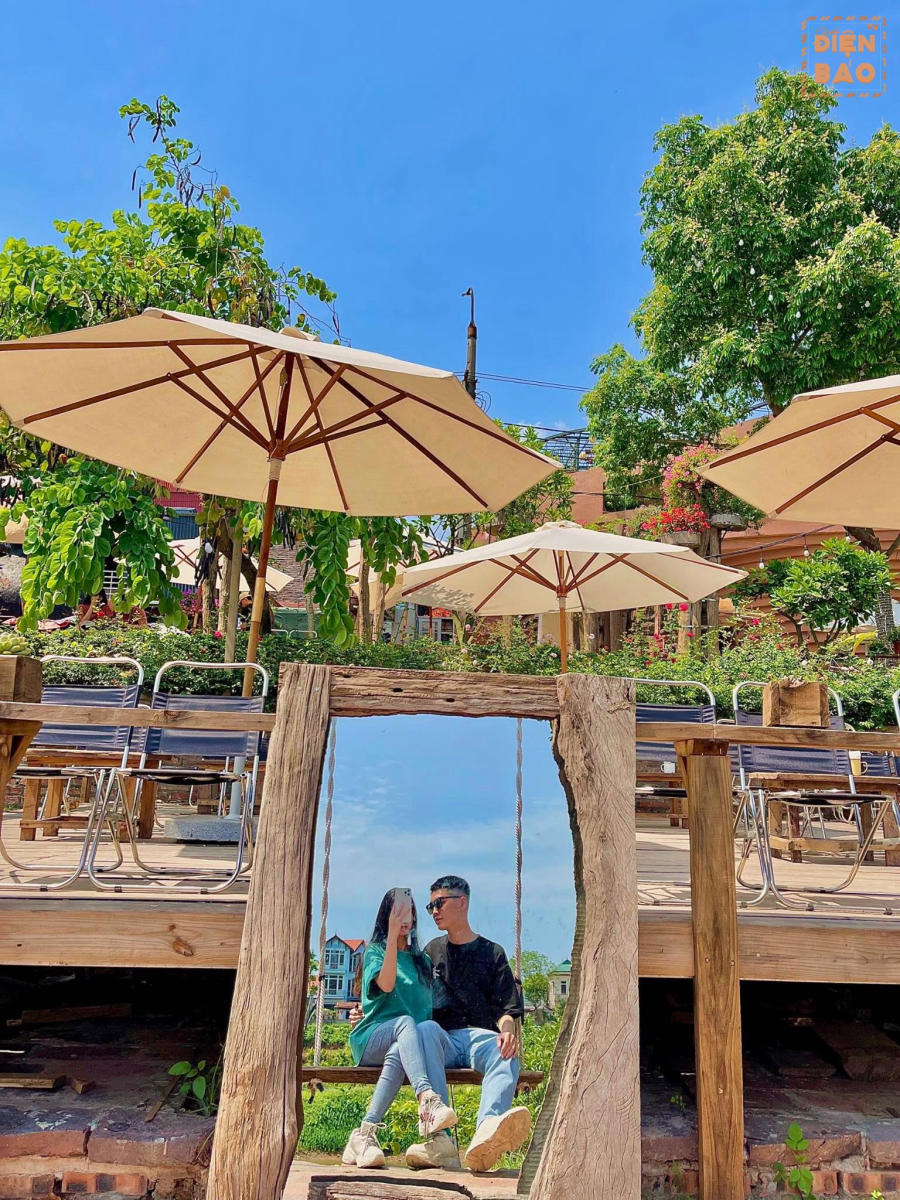 Discover Bat Trang Dien Bao Coffee in the heart of the city of flowers 9