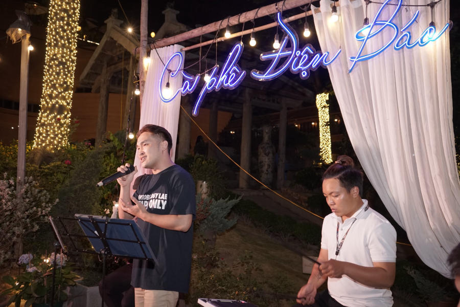 Discover Bat Trang Dien Bao Coffee in the heart of the city of flowers 11