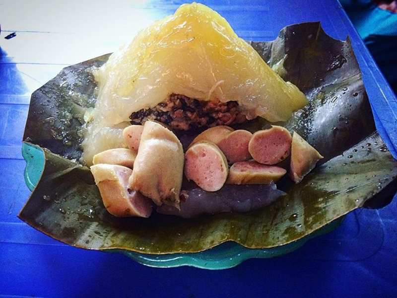 Explore Nghia Tan market with a series of delicious dishes 2
