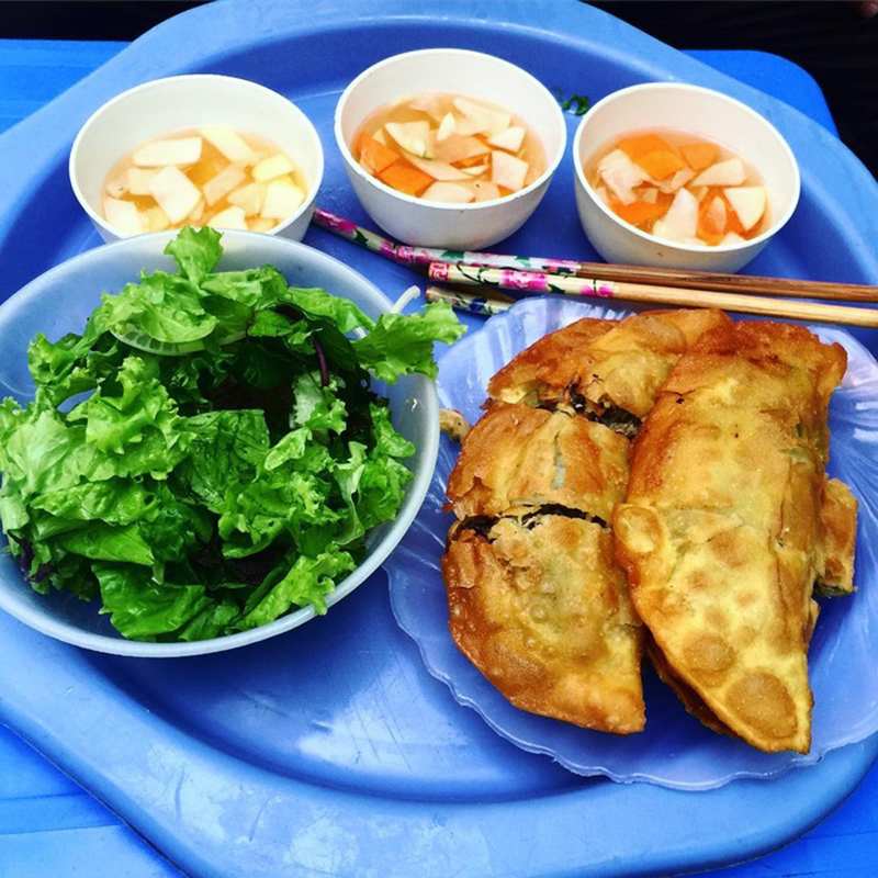 Explore Nghia Tan market with a series of delicious dishes 11