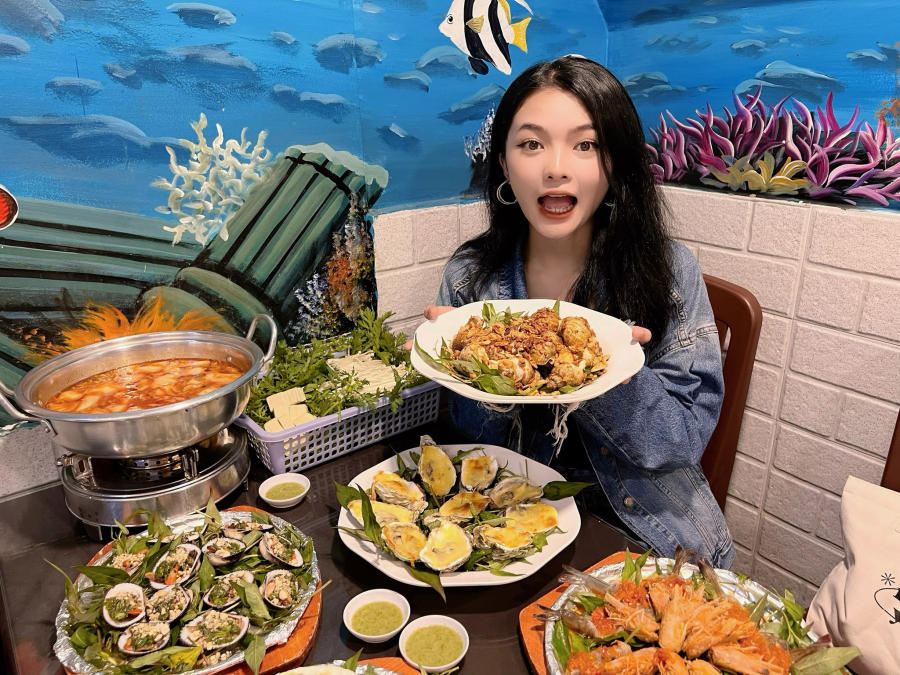 Discover the unique Kim Chi crab hotpot only available in the flower city 2