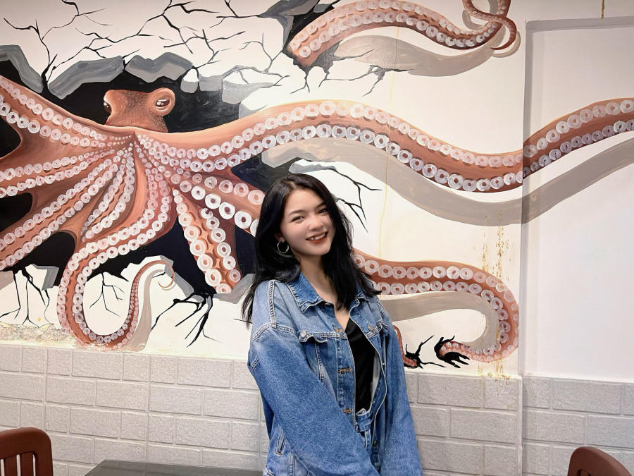 Discover the unique Kim Chi Crab Hotpot only available in the city of thousands of flowers