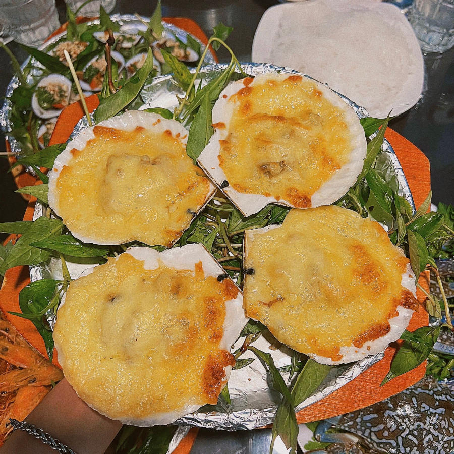 Discover the unique Kim Chi Crab Hotpot only available in the 14th city of thousands of flowers