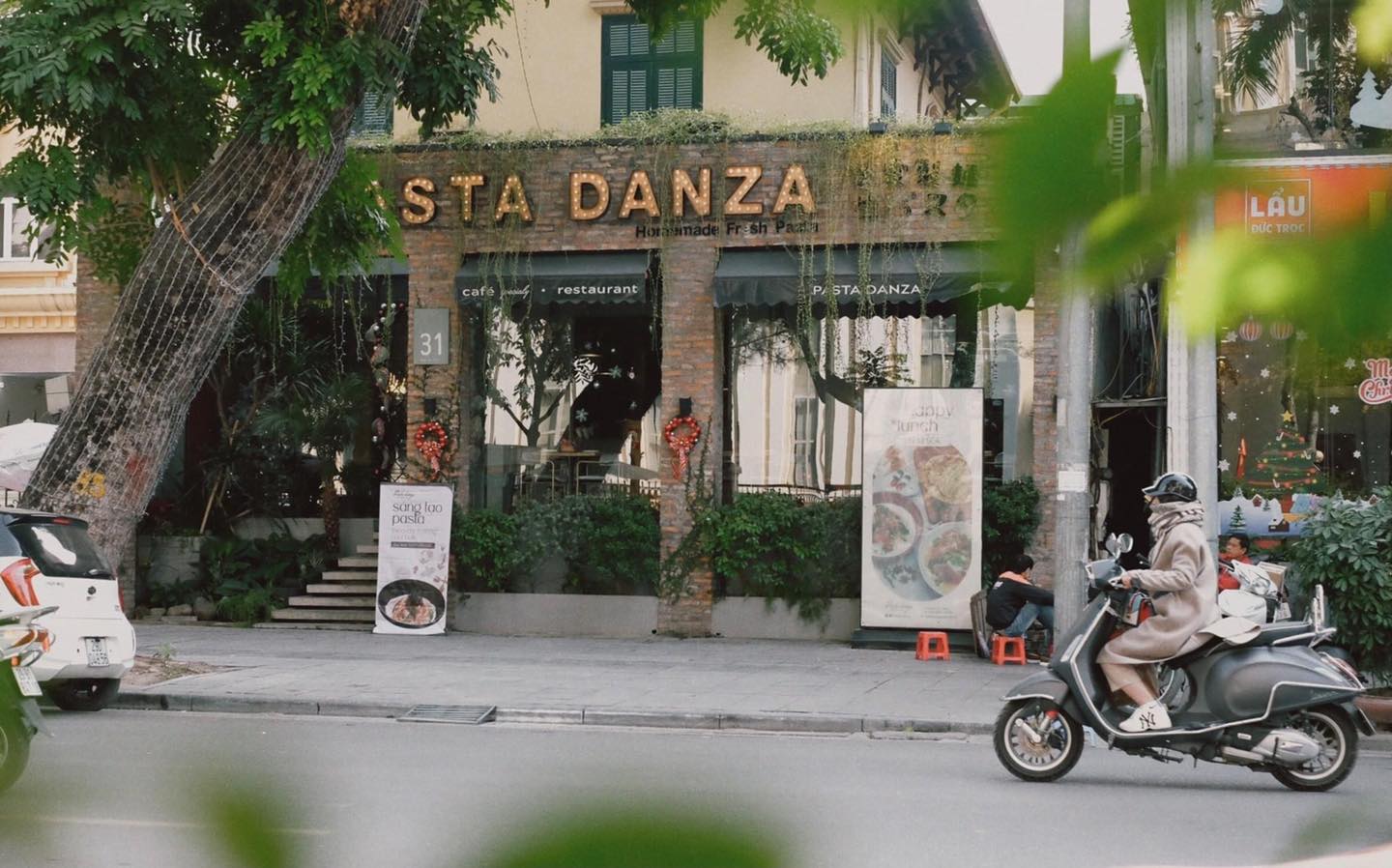 Discover the art of making pasta at the Pasta Danza 2 restaurant chain