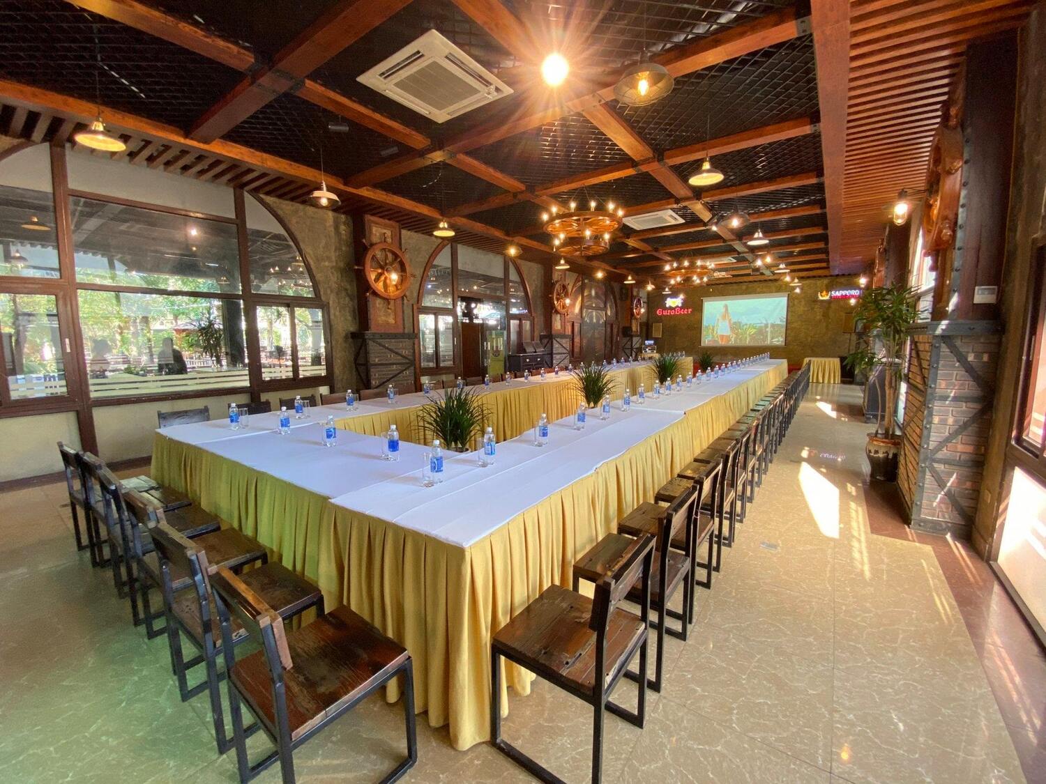 Discover the largest Catalan restaurant World Beer in Hanoi 13