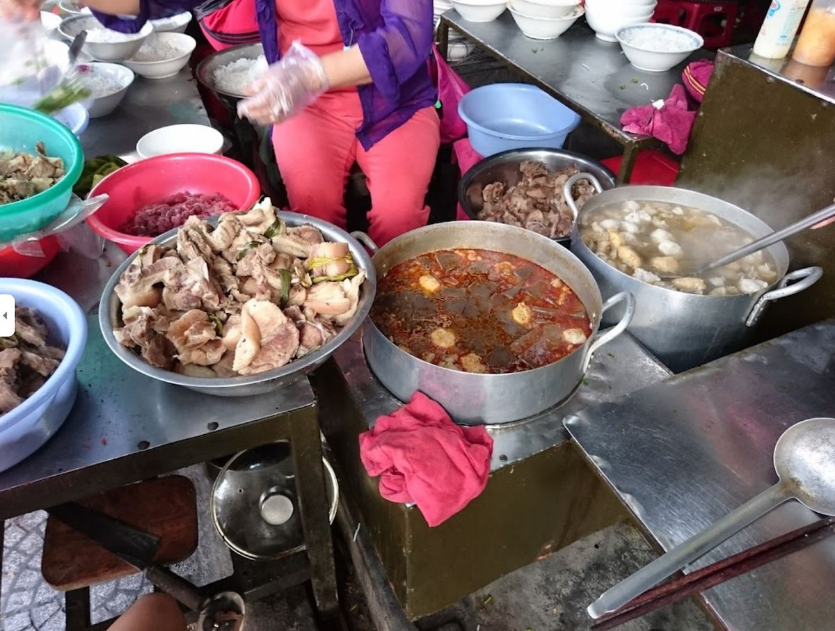 Discover Ba Tuyet Hue Beef Noodle Shop, selling 5 pots every day