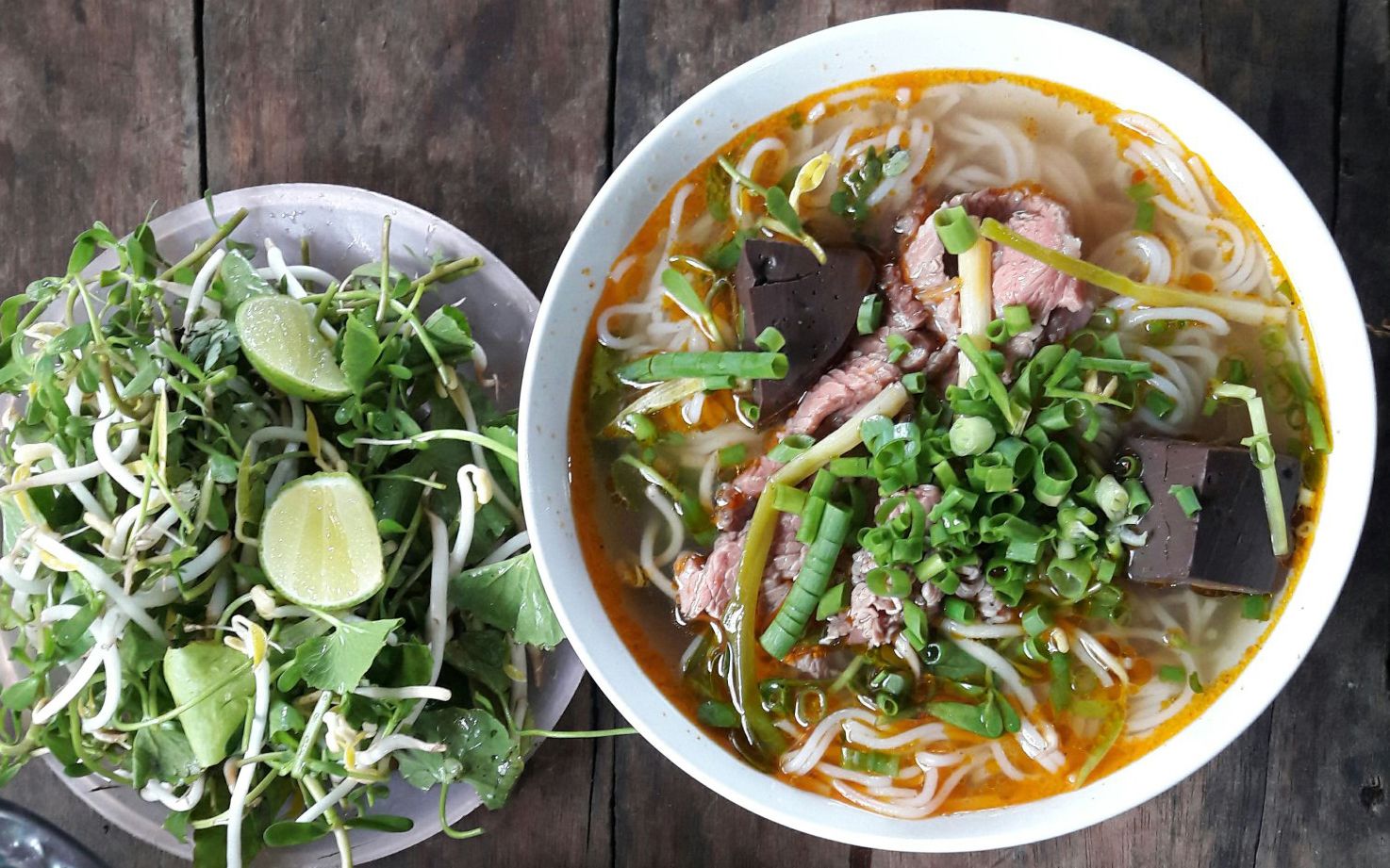 Discover Ba Tuyet Hue Beef Noodle Shop, selling 5 pots of 6 every day
