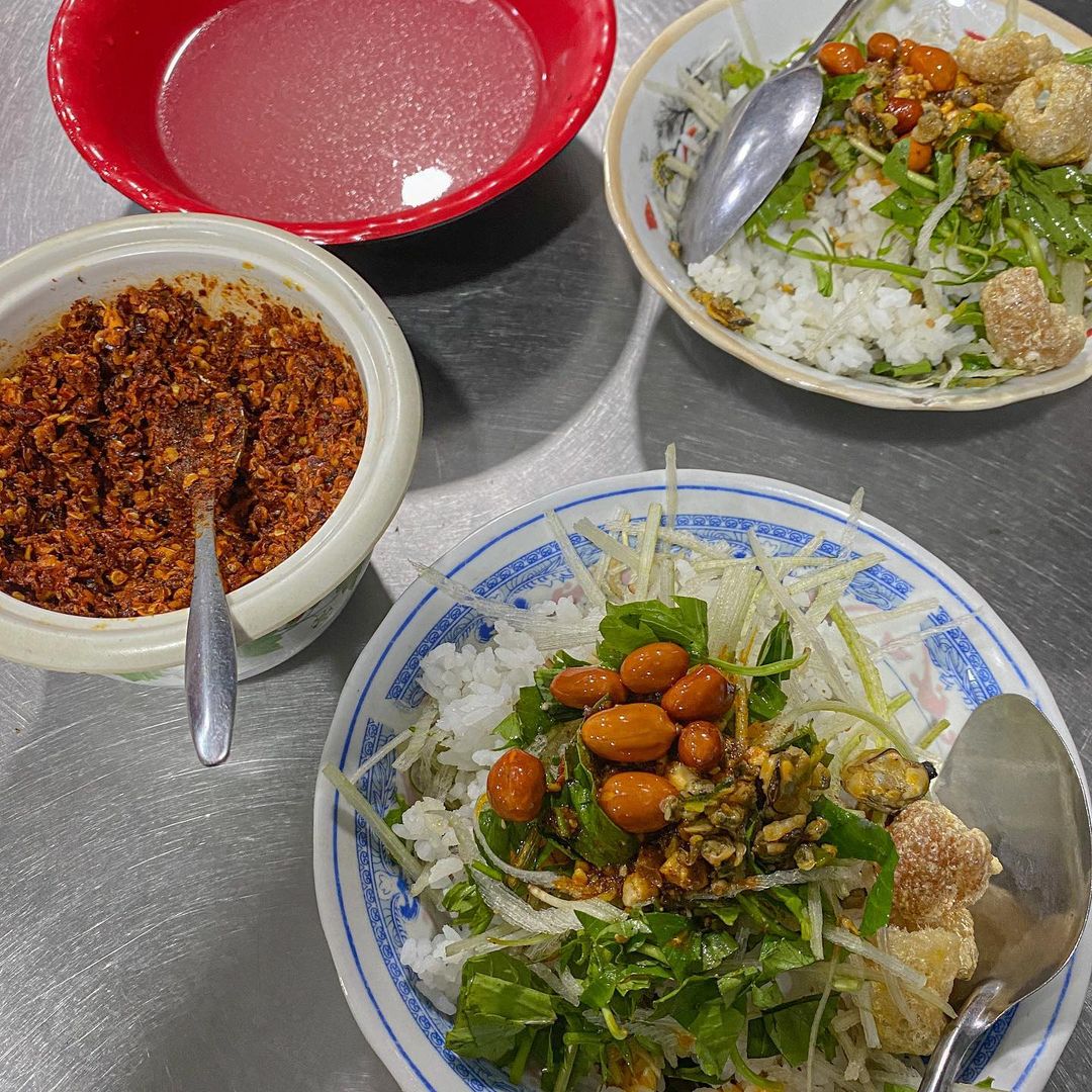 Start a simple new day with Hue breakfast dishes 6