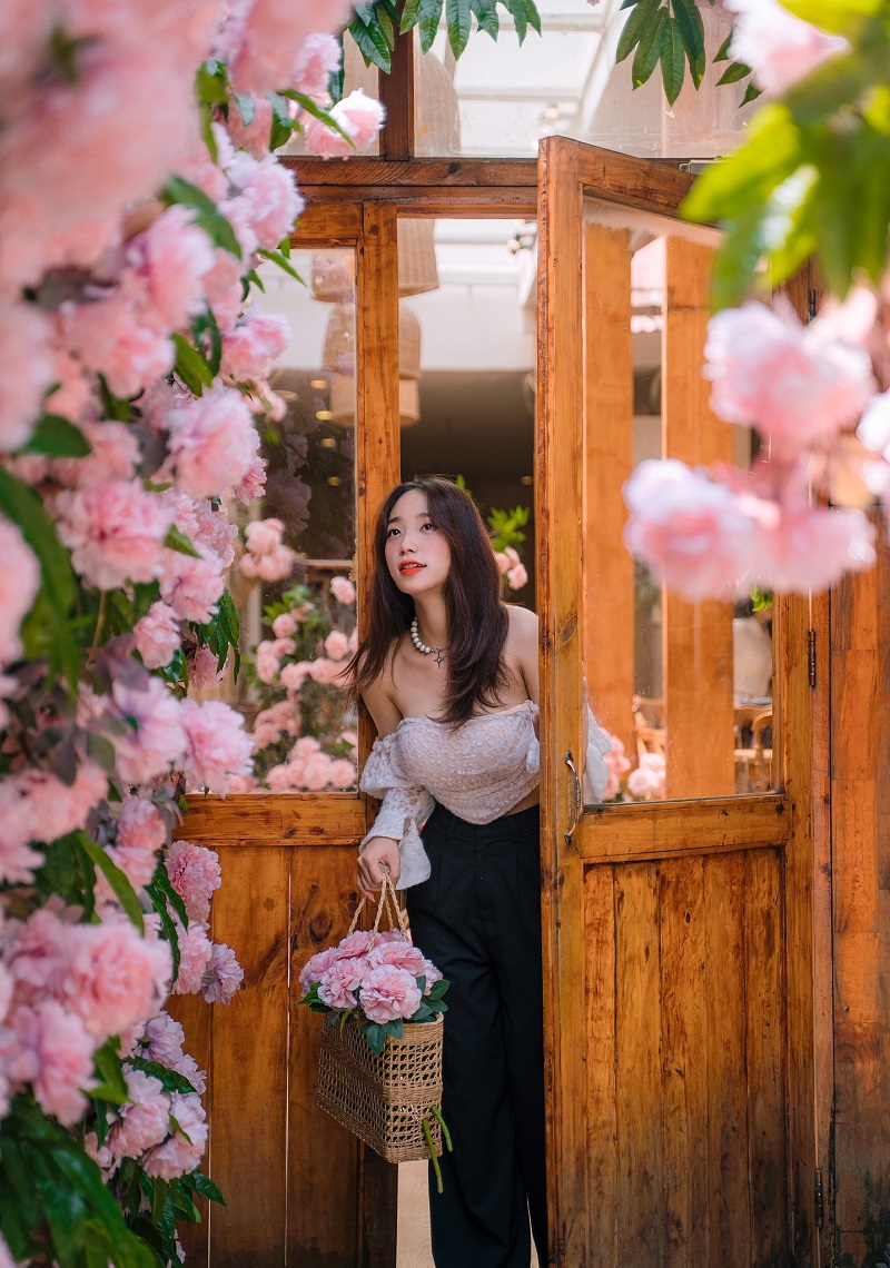 Khom Cafe, find a countryside space in the heart of District 1 12