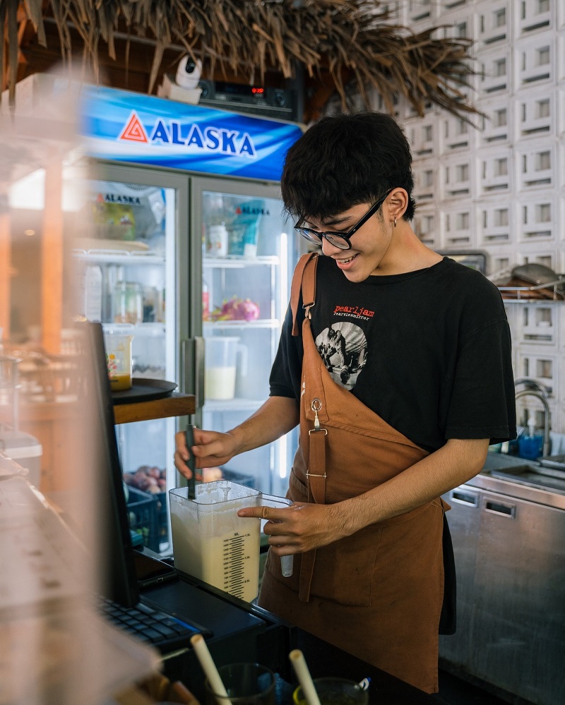 Khom Cafe, find a countryside space in the heart of District 1 15