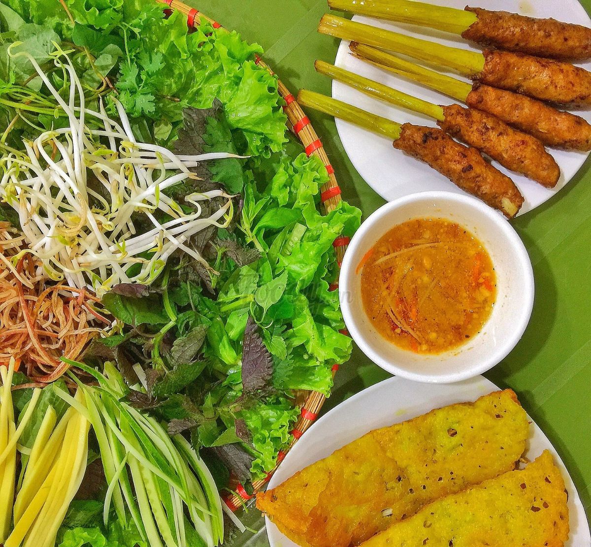 Do you know any dining experiences in Da Nang? 5