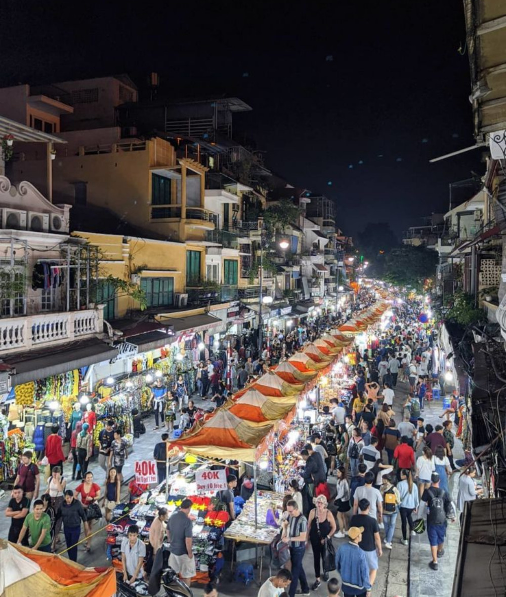 Experience going to Hanoi Old Quarter night market from A to Z for shopping enthusiasts 2