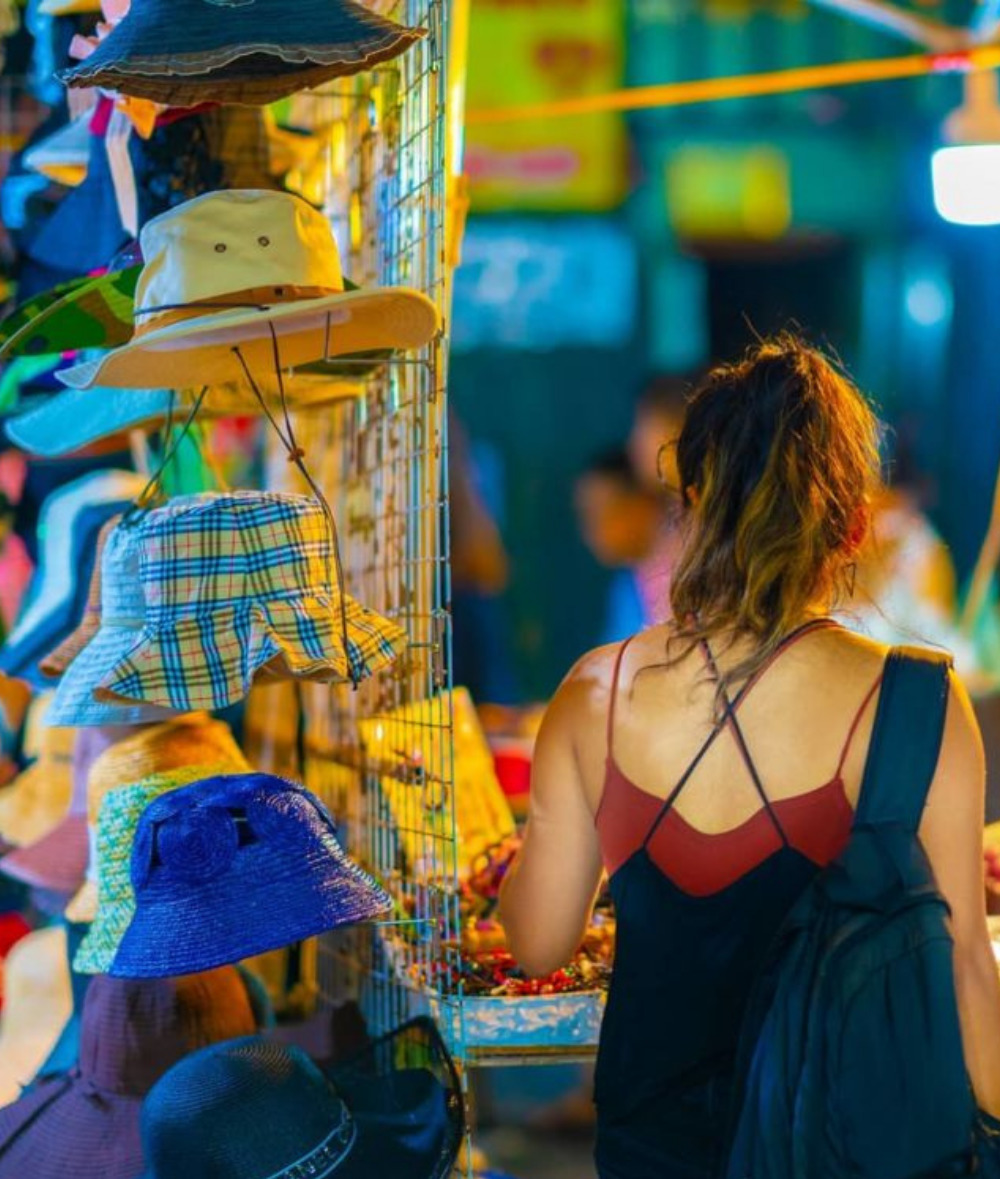 Experience going to Hanoi Old Quarter night market from A to Z for shopping enthusiasts 4