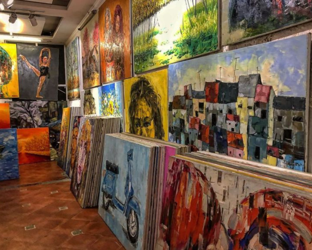 Experience going to Hanoi Old Quarter night market from A to Z for shopping enthusiasts 5