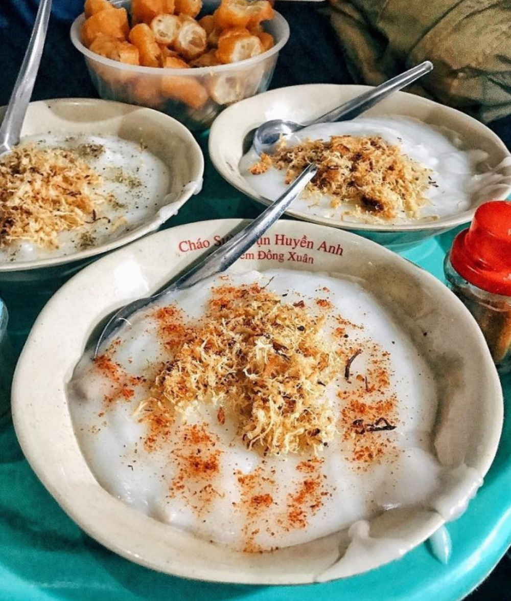 Experience traveling to Hanoi at night for a more complete exploration 7