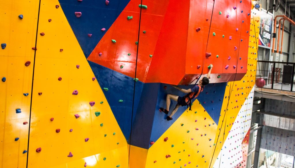 Hanoi indoor climbing experience for beginners 2