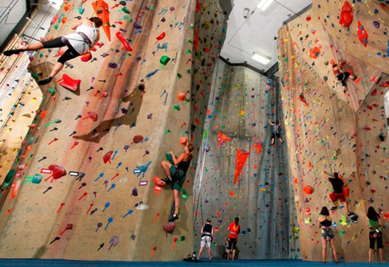 Hanoi indoor climbing experience for beginners 3
