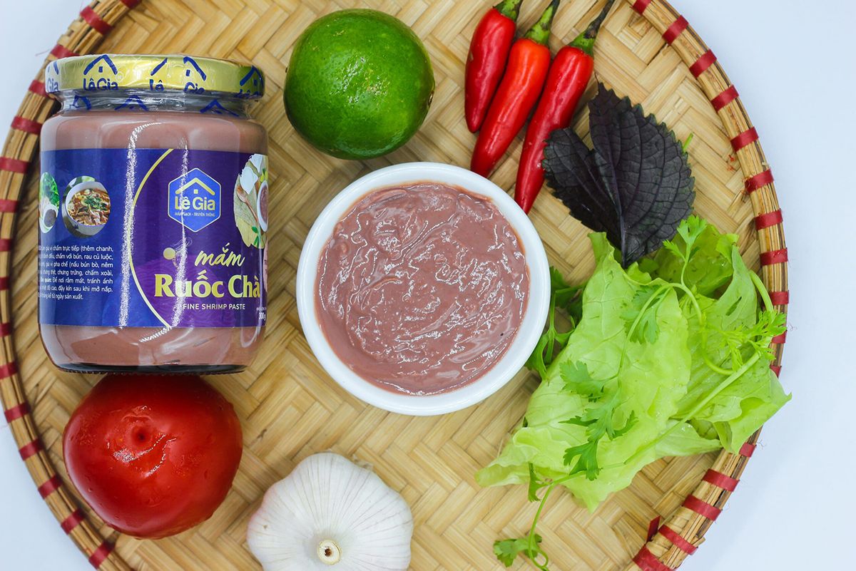 Experience buying specialties as gifts when traveling in Da Nang 9