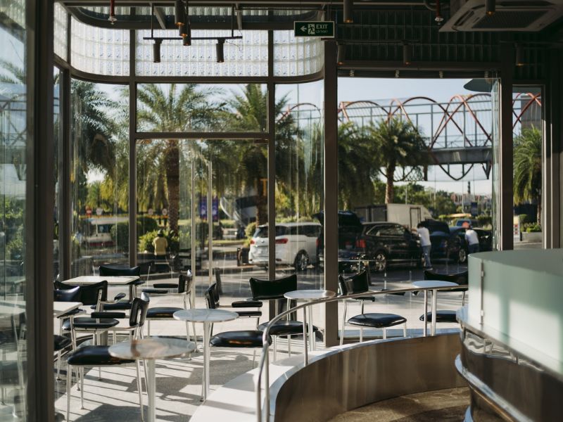 Drink Landmark 81 coffee to capture the whole city's scenery 6