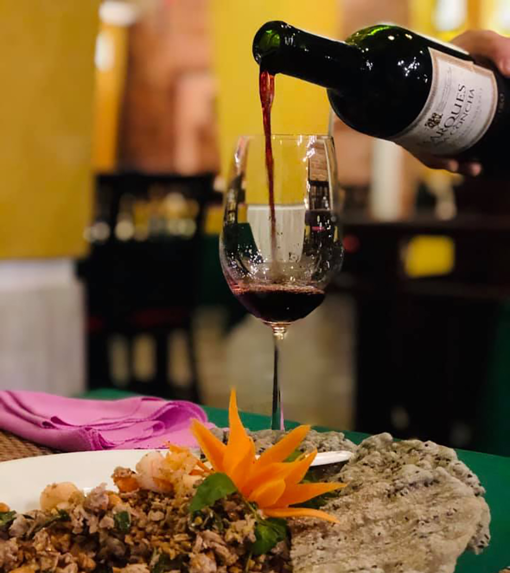 La Pines Restaurant - Leading Asian and European restaurant in Hue 9