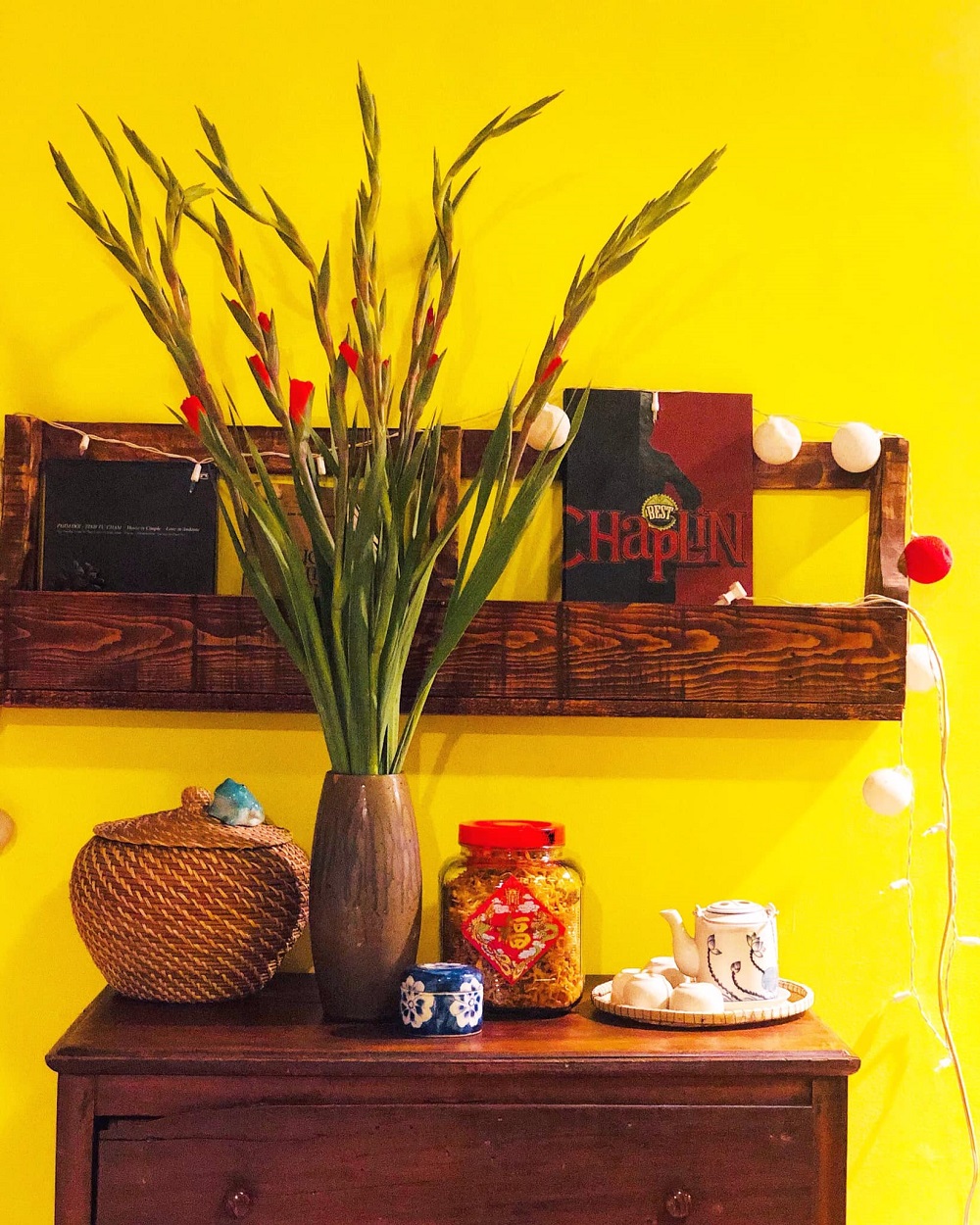 Get lost in La Pensée Café & Librairie - Da Nang's famous book cafe 2