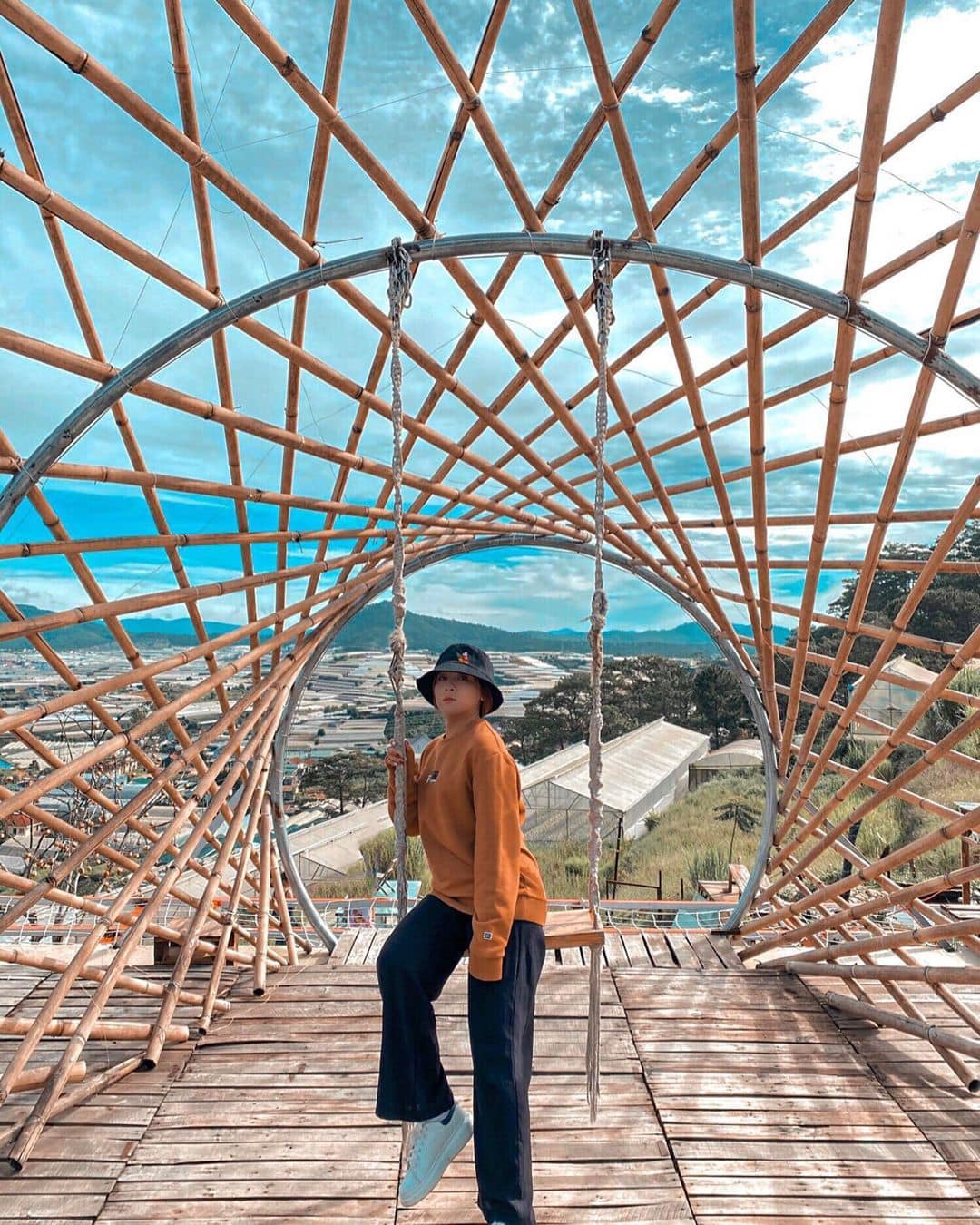 Vu Thi Village - Hunting for a coffee shop with a sparkling view of Da Lat 7
