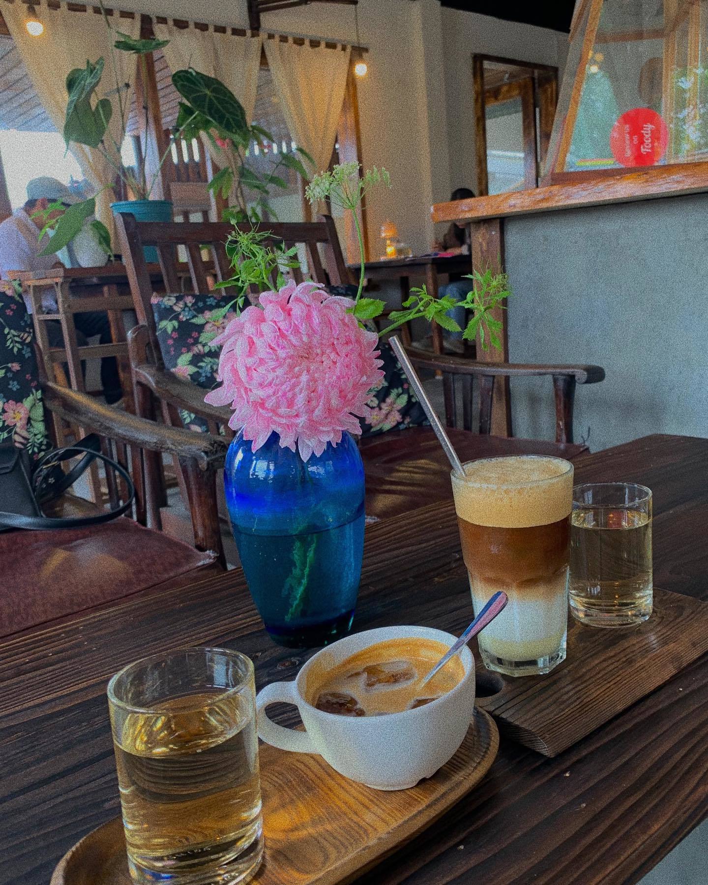 La's Cafe Da Nang - Lost in the beautiful green garden right on the outskirts of city 6