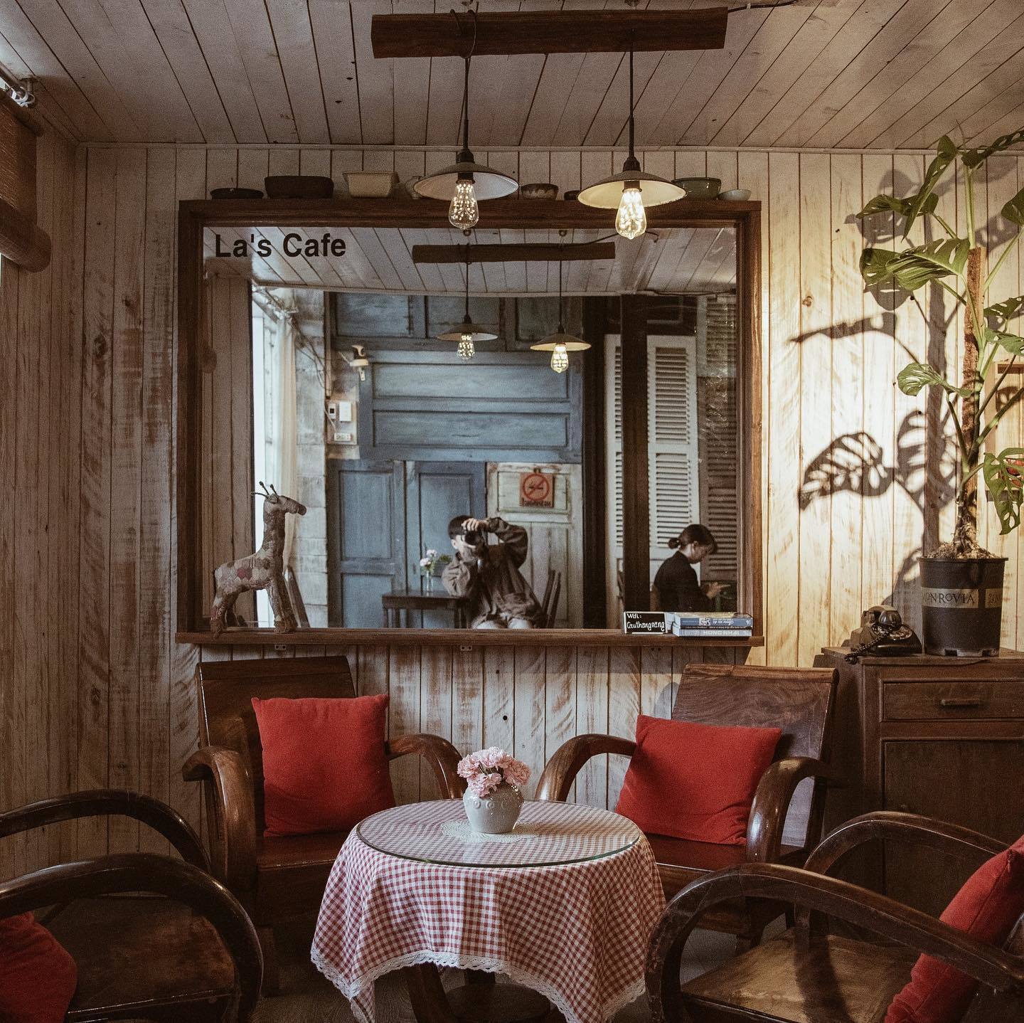 La's Cafe Da Nang - Lost in the beautiful green garden right on the outskirts of city 7