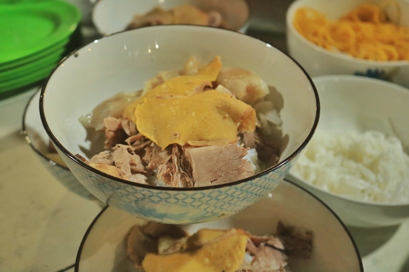 The flavor of Giao Toan beef hotpot has been famous in Saigon for more than 30 years