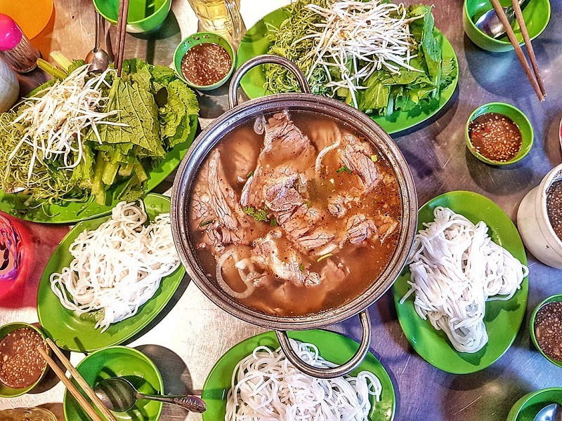 The flavor of Giao Toan beef hotpot has been famous in Saigon for more than 30 years