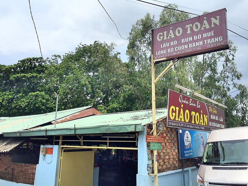 The flavor of Giao Toan beef hot pot has been famous in Saigon for more than 30 years 4