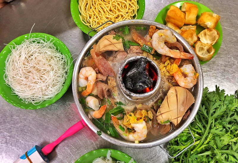 Pocket the top 13 most famous delicious restaurants in District 5 4