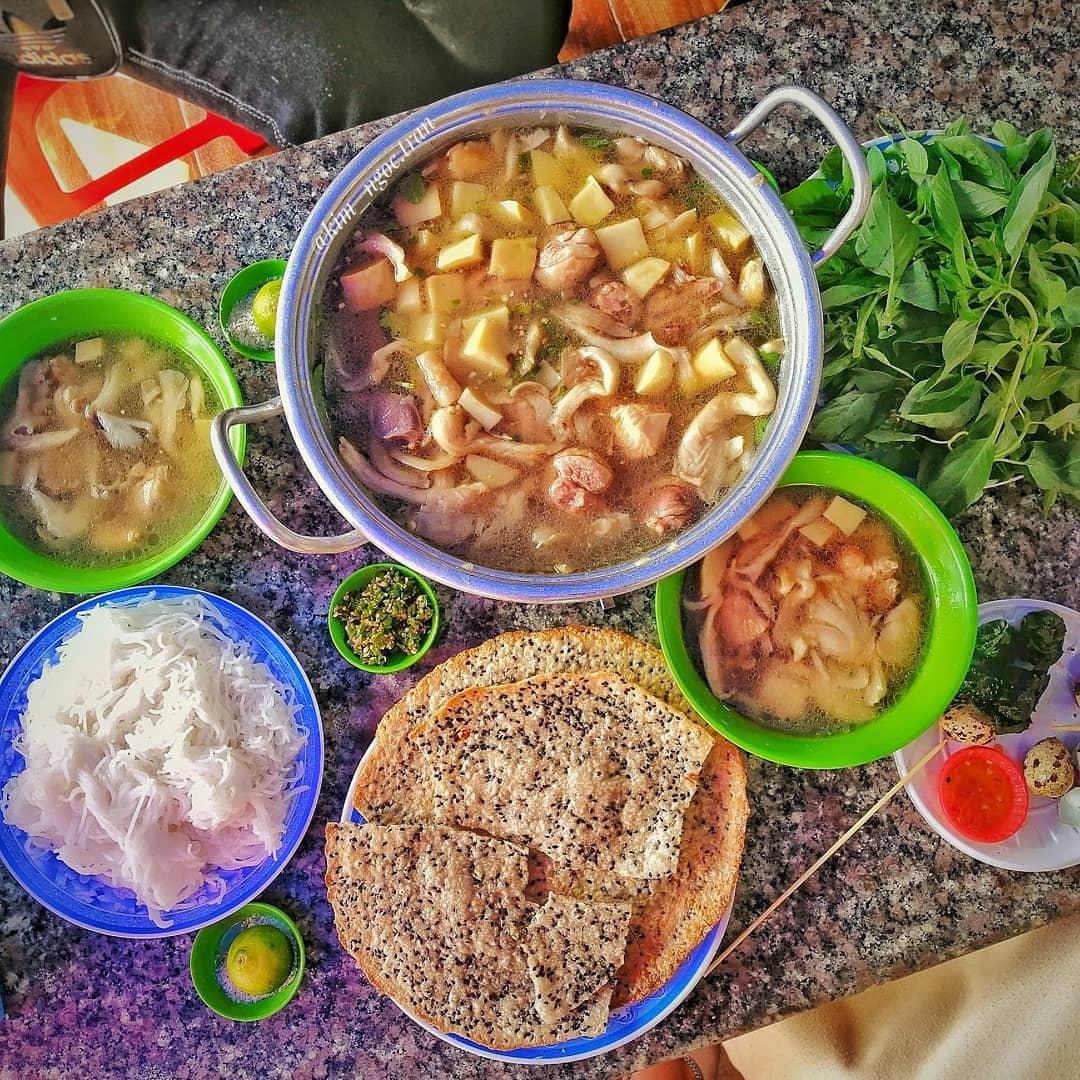 Chicken hotpot with é leaves - Not from Da Lat, but when you come to the flower city, you must try it, funny? 7