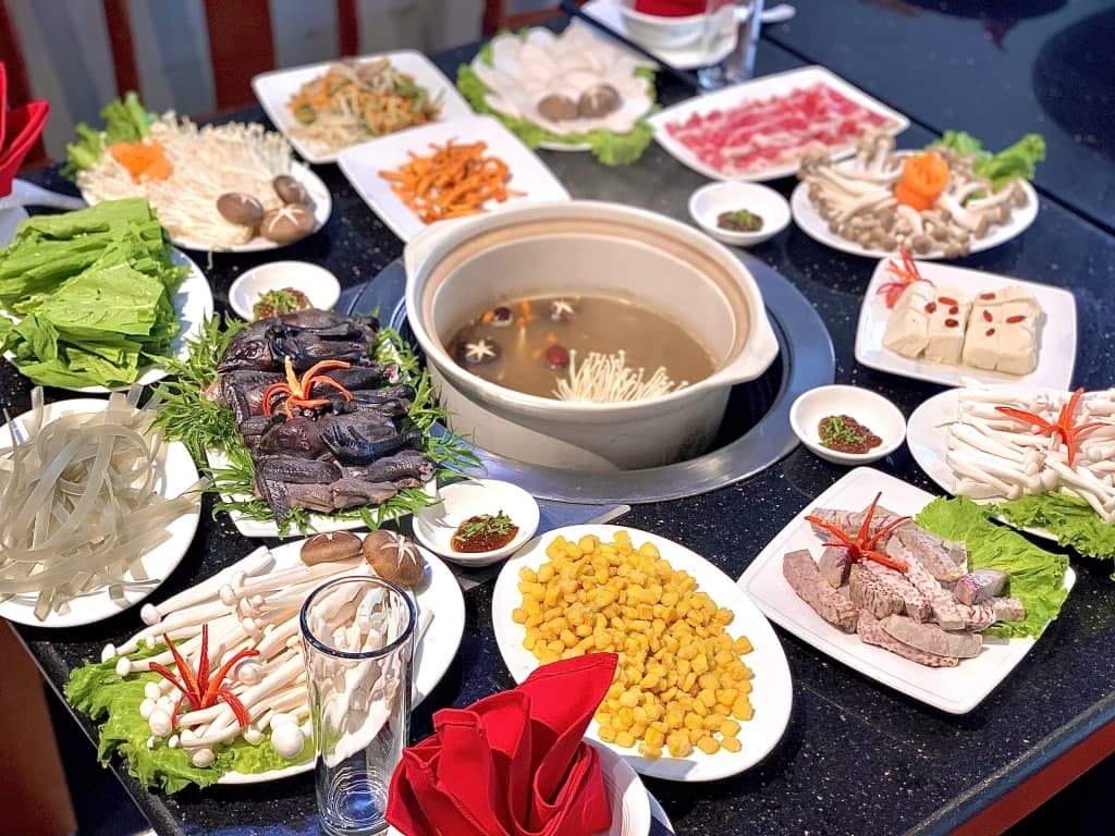 Gia Khanh Mushroom Hot Pot - Impressive sweetness of Hanoi cuisine 3
