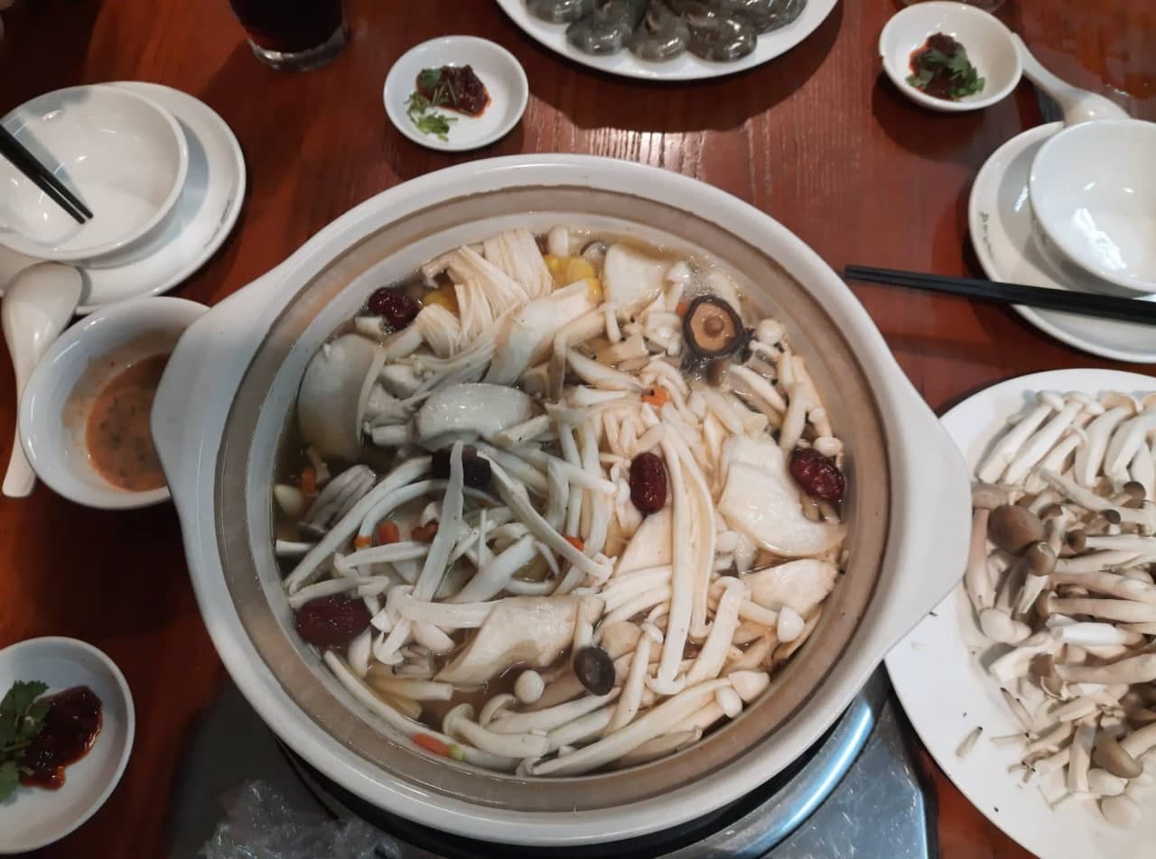 Gia Khanh Mushroom Hot Pot - Sweet and impressive Hanoi cuisine 4