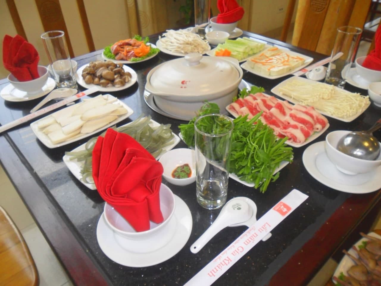 Gia Khanh Mushroom Hot Pot - Impressive sweetness of Hanoi cuisine 8