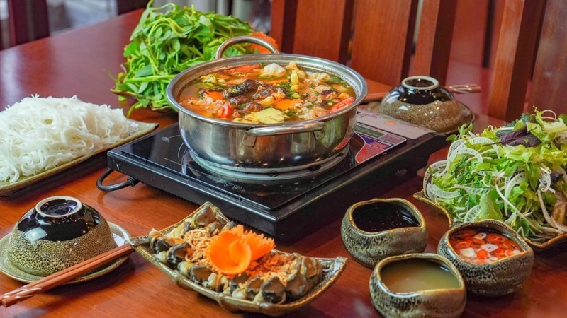 Experience Hanoi snail hot pot with 10 famous restaurants 5