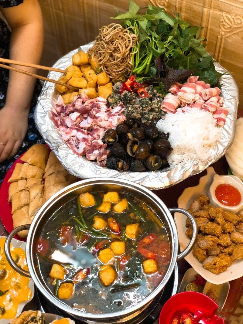Experience Hanoi snail hot pot with 10 famous restaurants 2