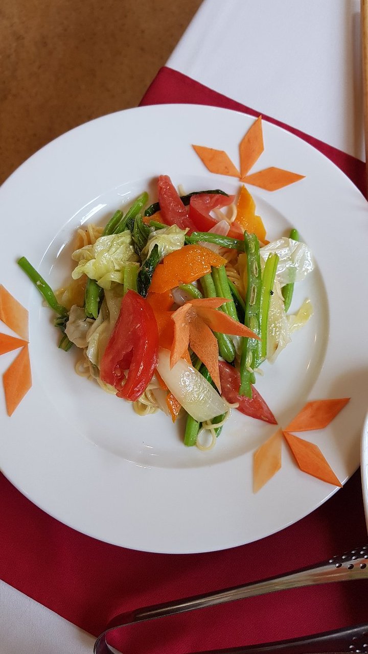 Les Jardins De La Carambole - Restaurant with bold French architecture in Hue 2